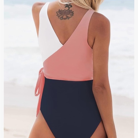 Cupshe Side-tie Colorblock Swimsuit - Picture 3 of 5
